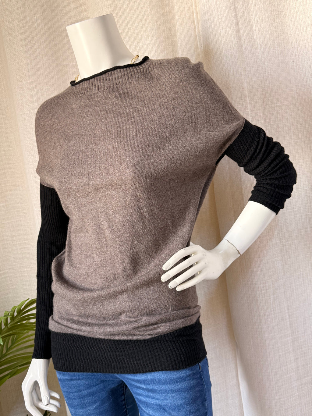 D. EXTERIOR Two-Tone Knit Sweater | Small