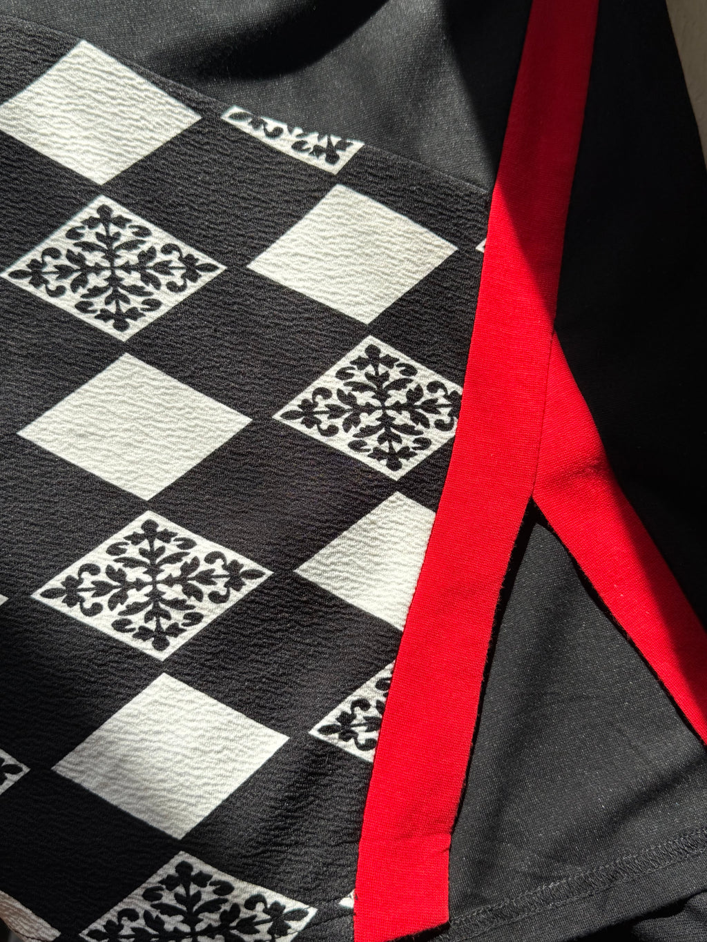 HOME YEE Black & White Abstract Midi Dress (20 AED) - Preloved UK 12