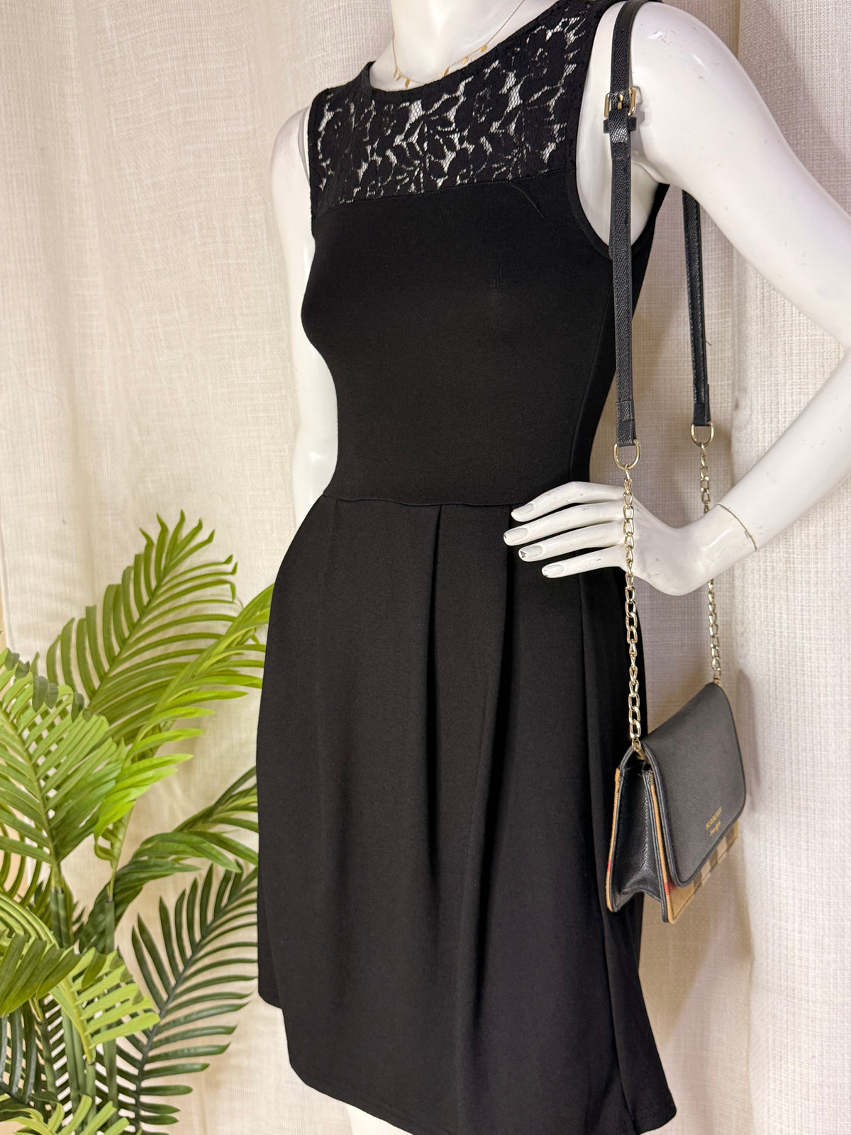 SFERA CASUAL Lace Yoke Pleated A-Line Dress - Classic Black (Size S)
