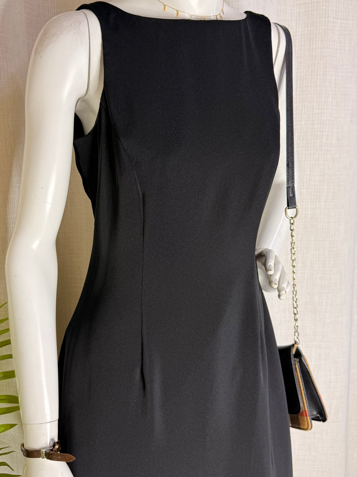 ZALORA BASICS Sleeveless Crepe Shift Dress - Classic Black (Size XL)