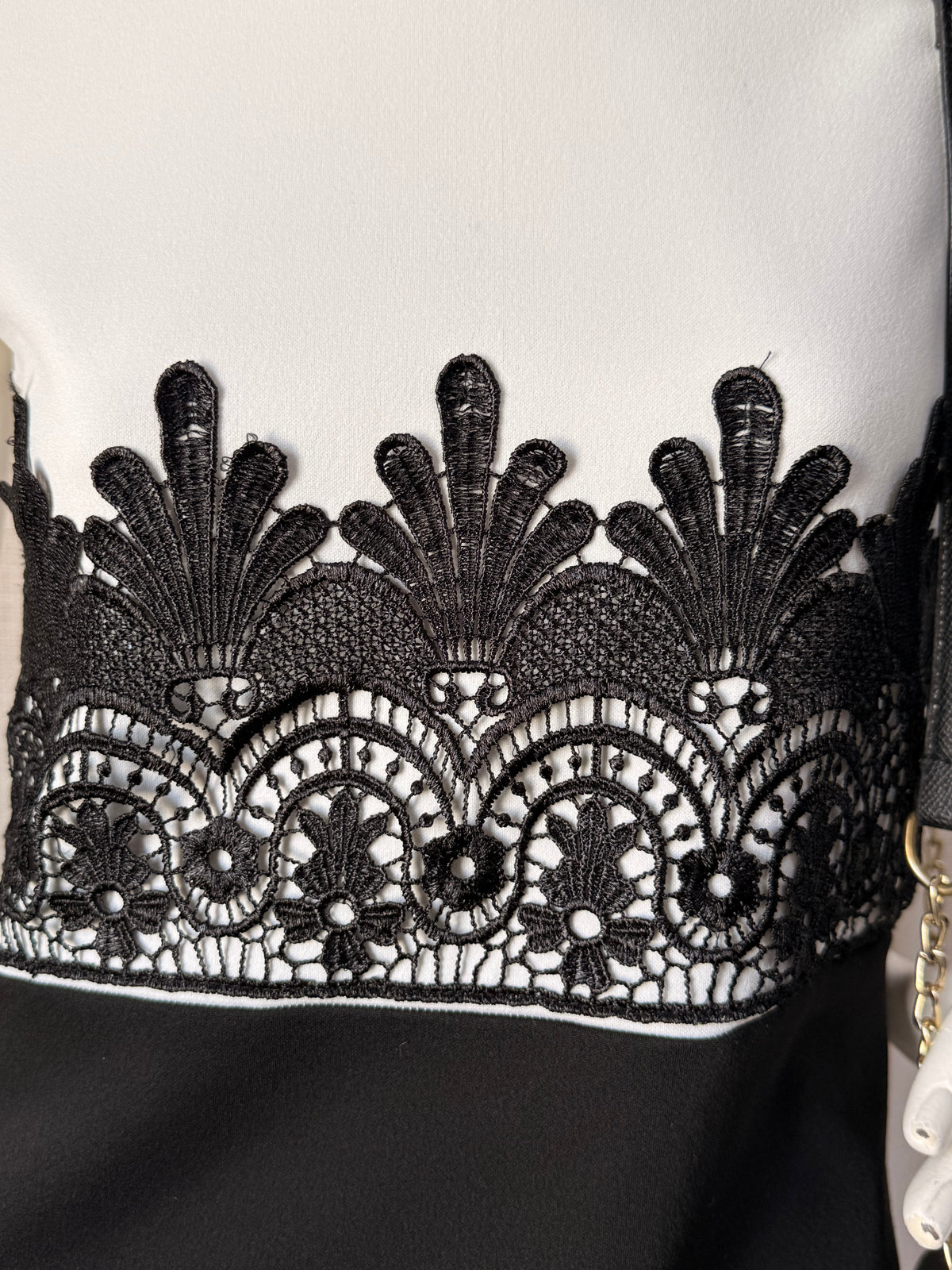 Want That Dress Monochrome Lace Waist Midi Dress – Size L