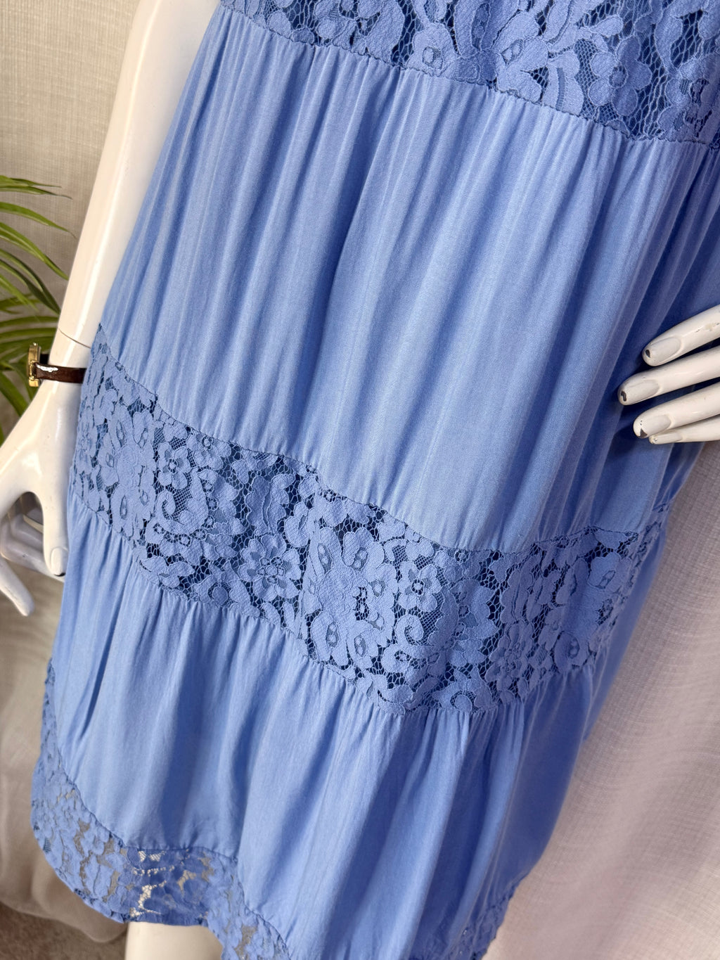 Made in Italy Cornflower Blue Floral Lace Tiered Short Sleeve Boho Midi Dress | Large