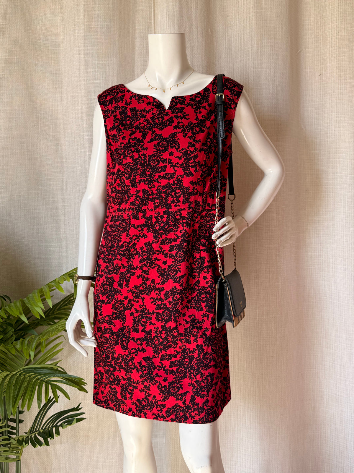 Adini Red & Black Abstract Print Sleeveless Dress | Size M