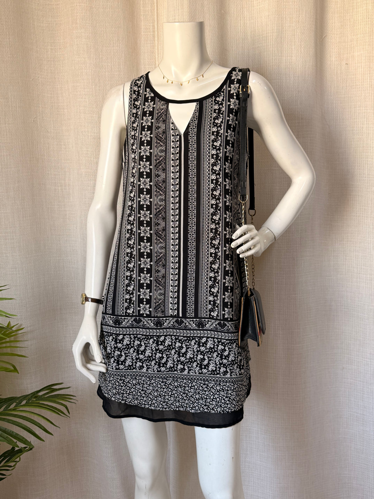 Xhilaration Black & White Boho Print Sleeveless Mini Dress - Large