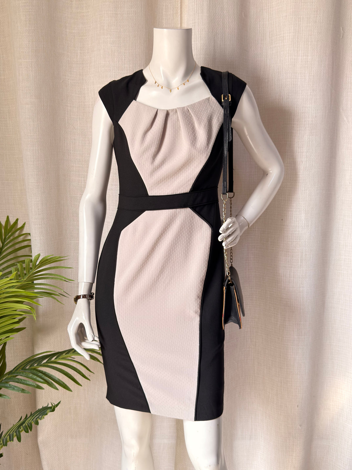 Dorothy Perkins Colorblock Black & Beige Dobby Sheath Dress – Size UK 10 / EU 38 | Elegant Workwear & Office Dress