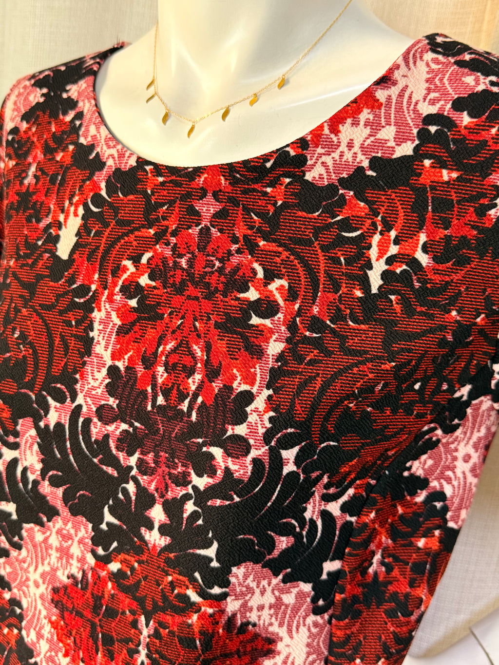 Red & Black Baroque Damask Print 3/4 Sleeve Shift Mini Dress with Pockets - Fits Size M