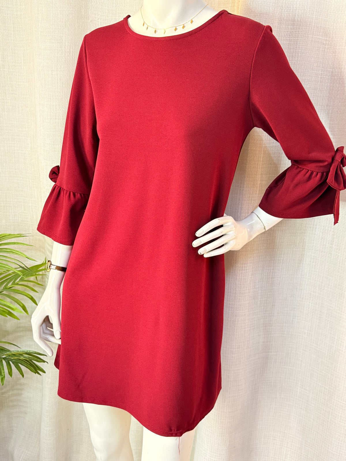 Burgundy Wine Tie-Cuff Flute Sleeve Shift Mini Dress - Fits Size M-L (UK 12-14 / US 8-10)