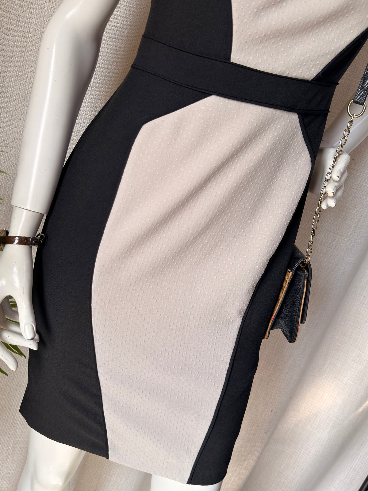 Dorothy Perkins Colorblock Black & Beige Dobby Sheath Dress – Size UK 10 / EU 38 | Elegant Workwear & Office Dress