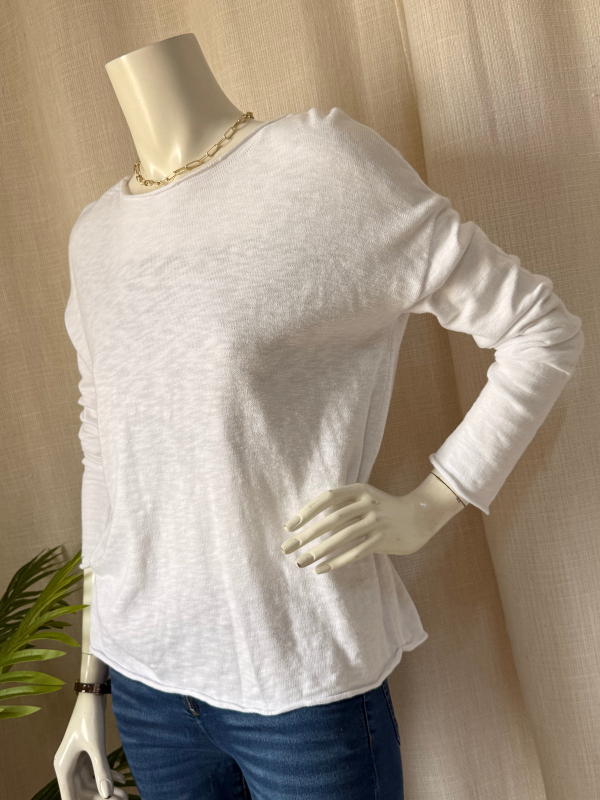 بلوزة بأكمام طويلة بيضاء من Slub Knit من Little Lies | صغير