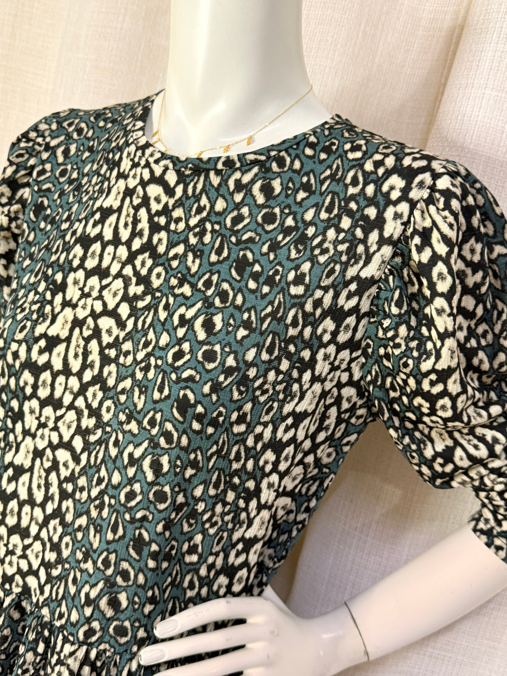 Muted Sage Green Leopard Print 3/4 Sleeve Drop-Waist Mini Dress - Fits Size L (UK 14 / US 10)