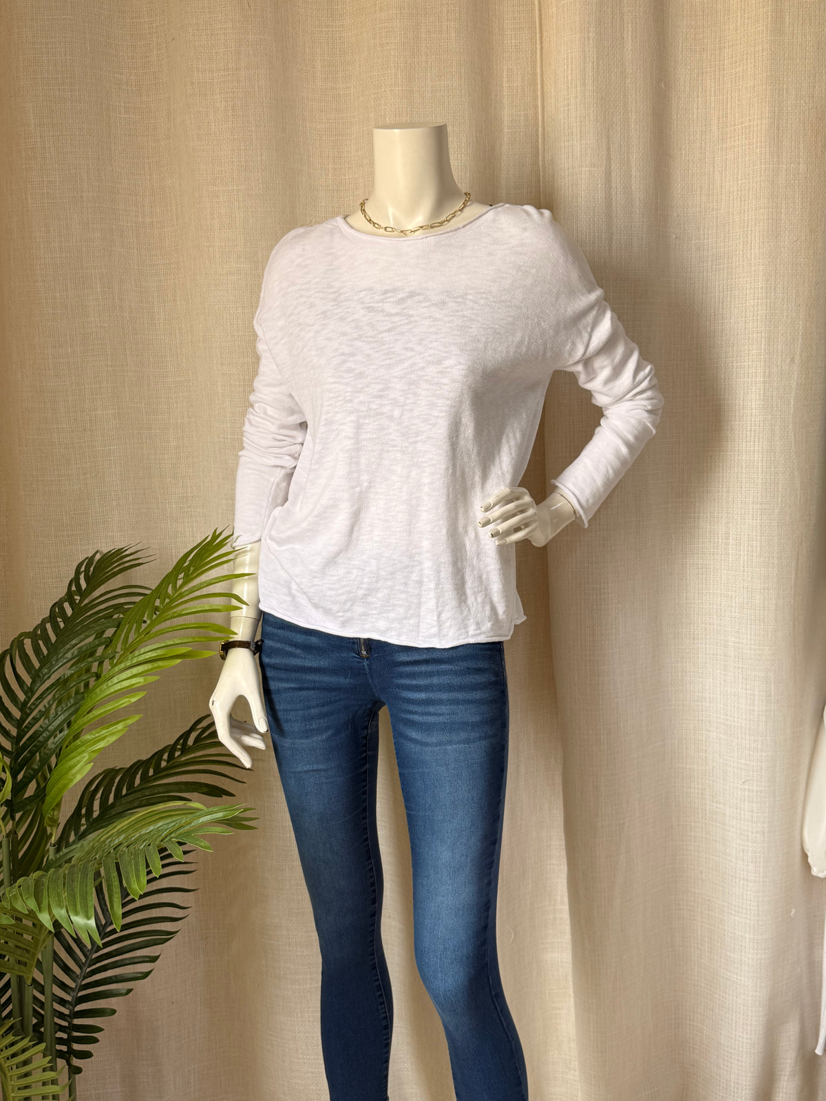 بلوزة بأكمام طويلة بيضاء من Slub Knit من Little Lies | صغير